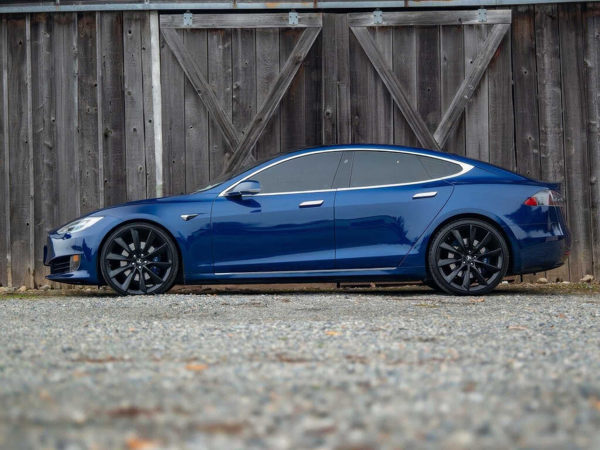 Tesla  Model S 2016