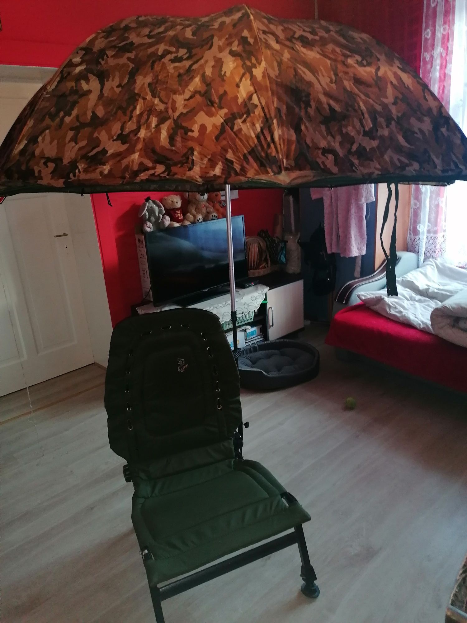 parasol wedkarski z pełną osłoną i oknami 250 cm