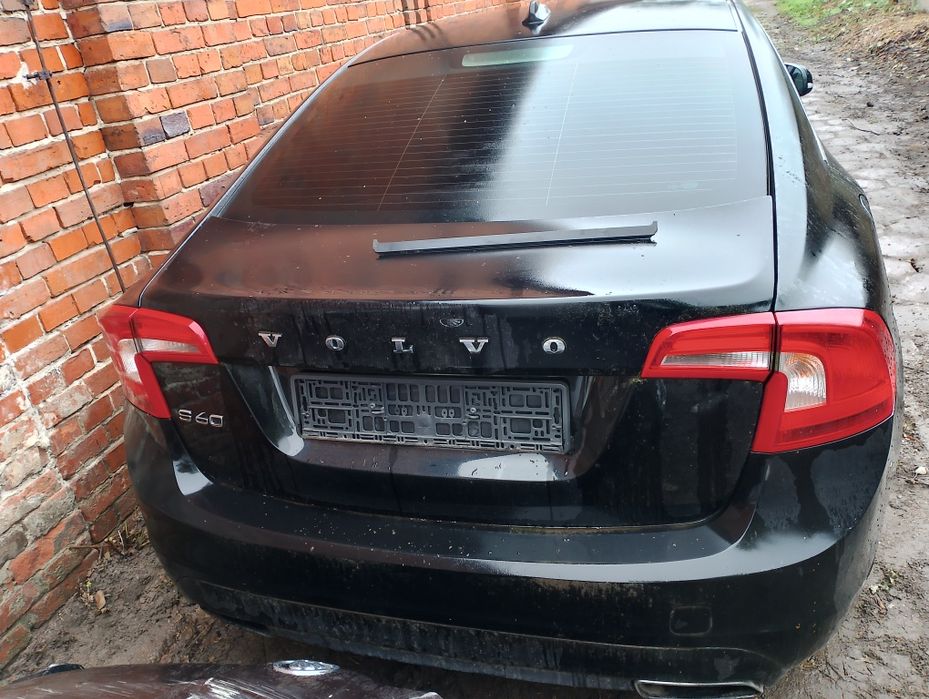 Volvo S60 Klapa Lampy drzwi kokpit fotele błotnik zderzak alufelgi