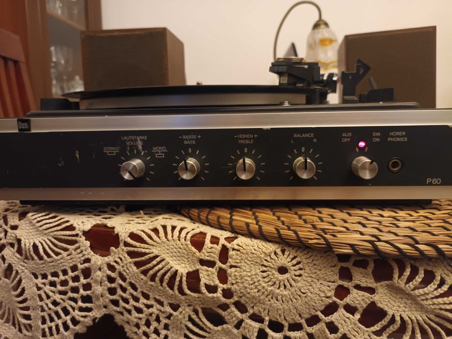 Dual P 60 -1214 Gramofon automat z wzmacniaczem