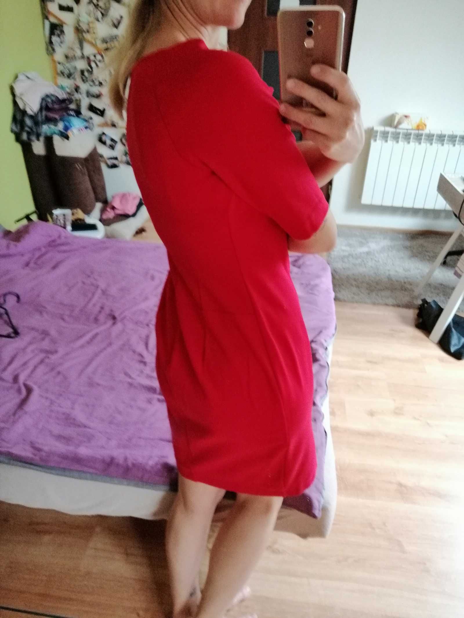czerwona sukienka