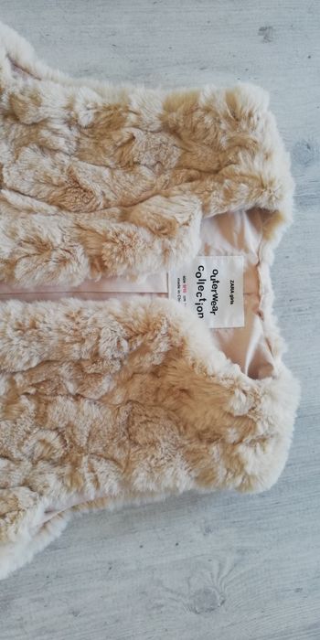 Kamizelka futrzana rozmiar 140. Firma Zara