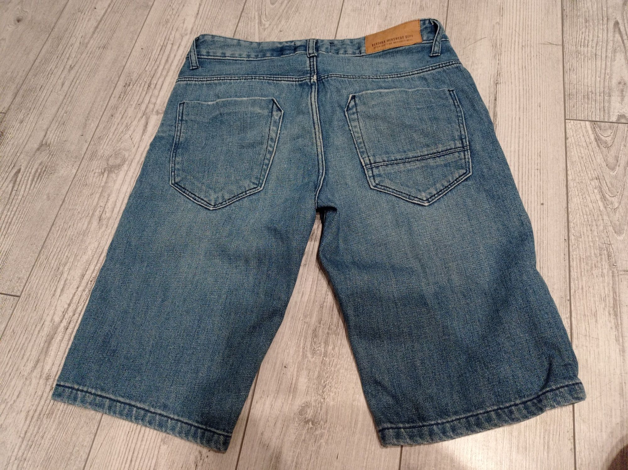 Spodenki Bershka r 36/29