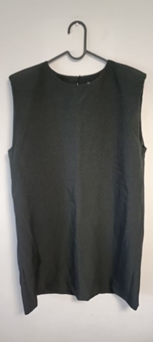 Sukienka zara czarna xl. Poduszki na ramionach