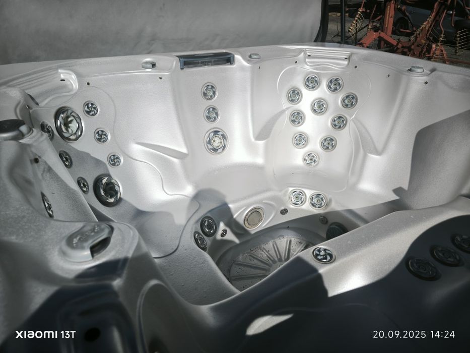 Jacuzzi Ogrodowe CAL Spas 210x210 elektroliza soli mocne!