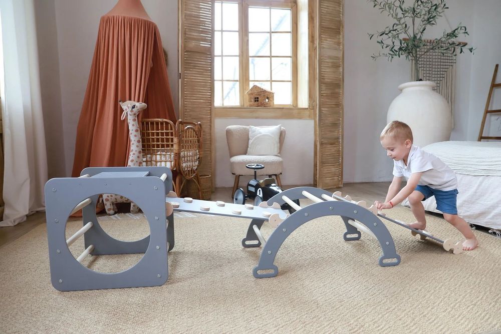 Пиклер трикутник дерево Піклер. спортивный комплекс  арка гойдалка