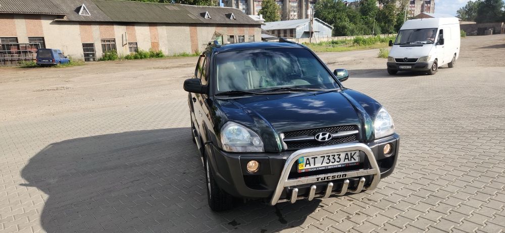 Продам туксона 4х4 АВТОМАТ