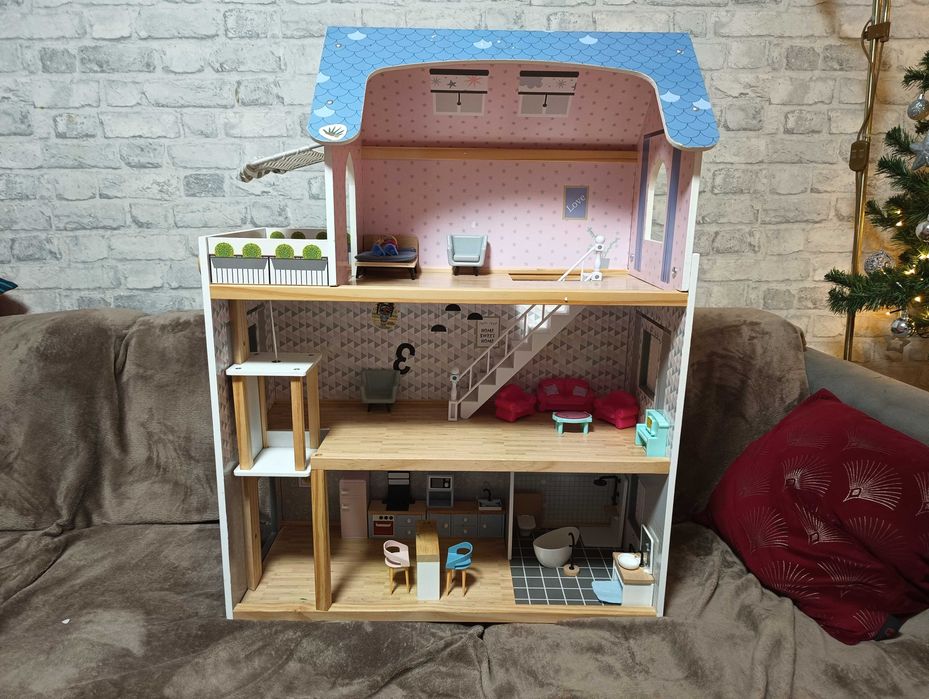 Drewniany Domek dla Lalek !!