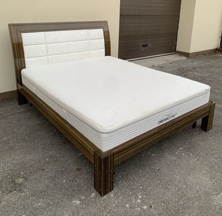 Łóżko z materacem 160 x 200 cm