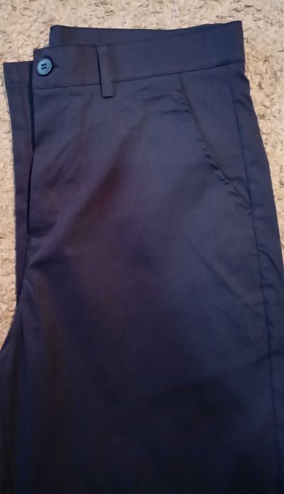 Fato masculino em tecido leve.