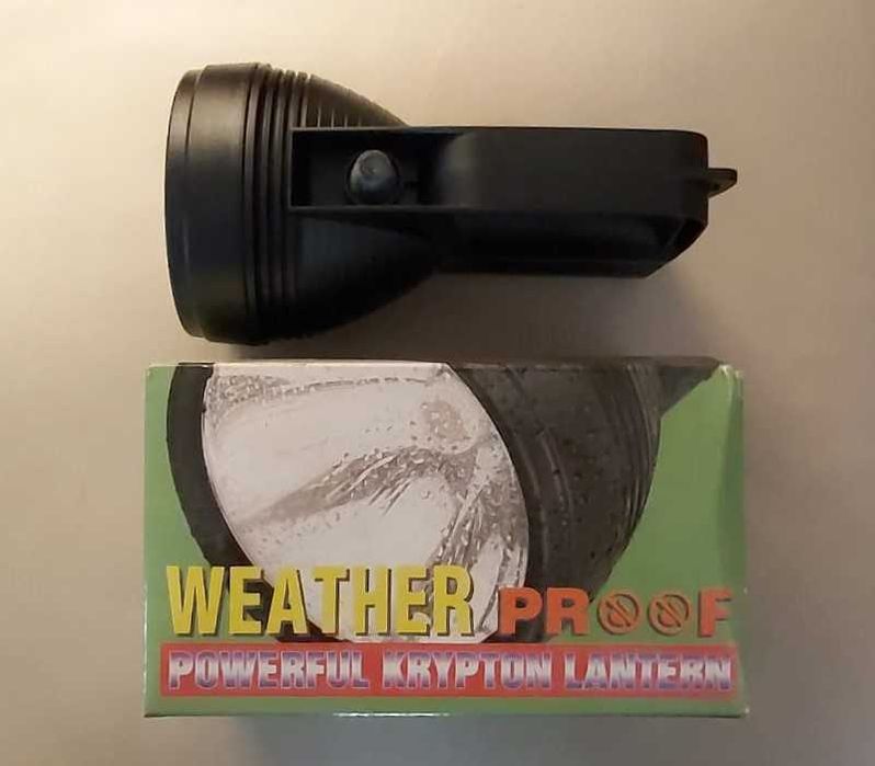 Rádio portátil Crown AM/FM (AC/DC) + Lanterna a pilhas