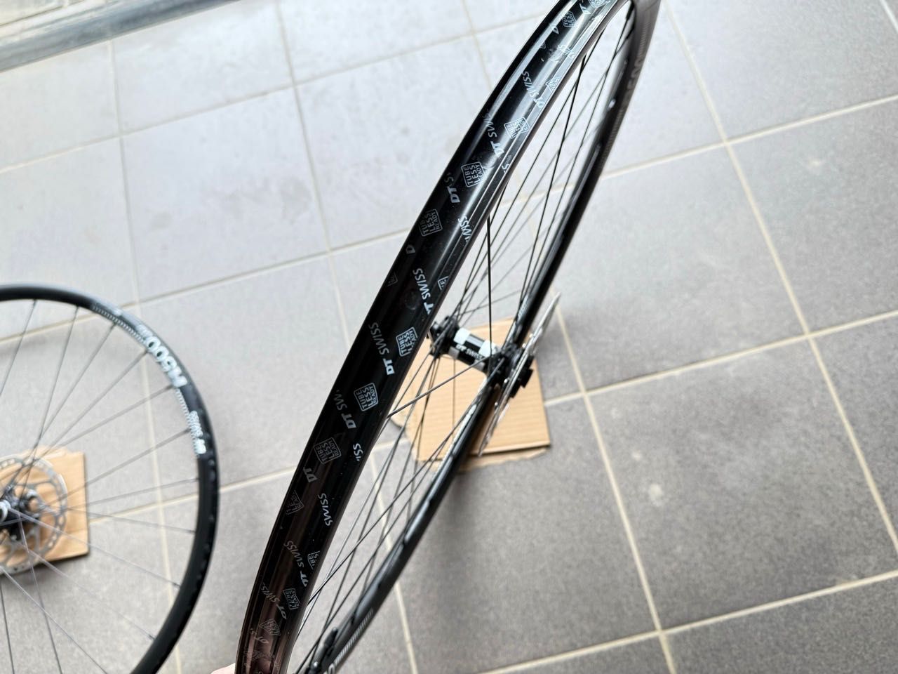 Koła DT Swiss 350 Straightpull CL R500 DB 1735g szosa gravel cross