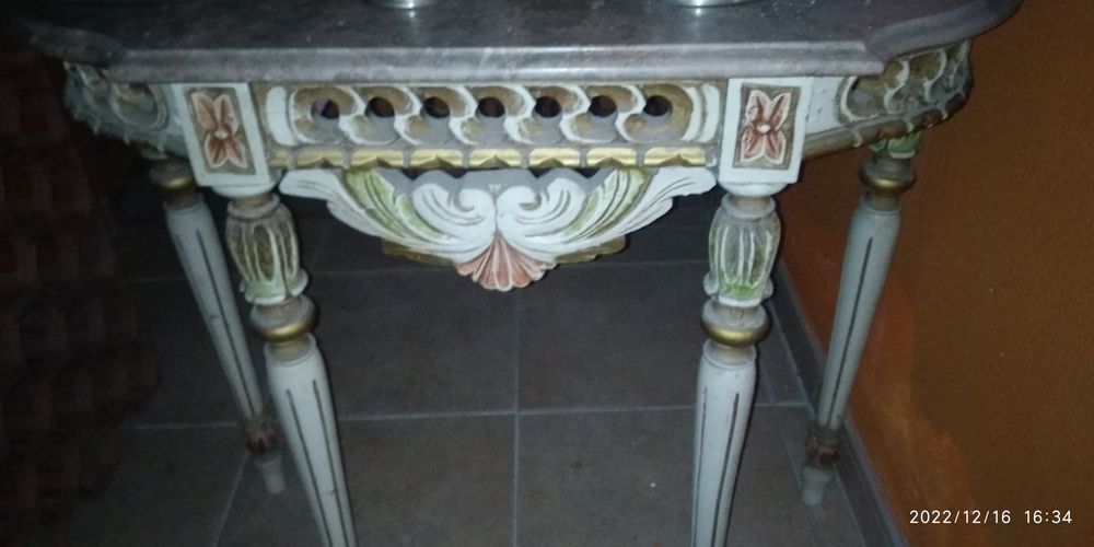 2 conjuntos de credencia e espelho