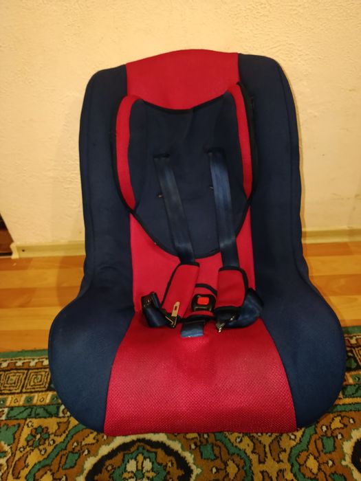Продам автокрісло до 18кг.