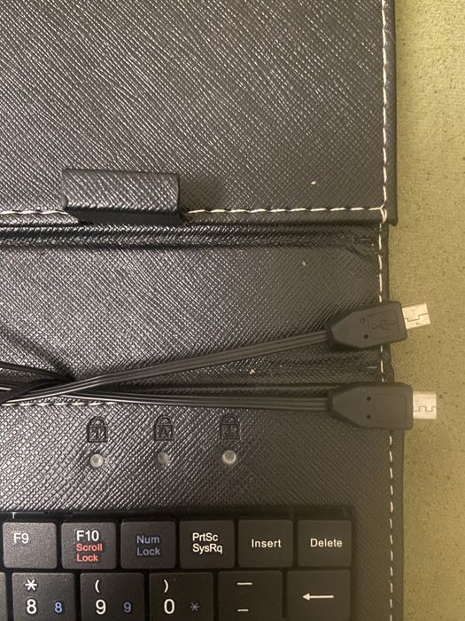Клавиатура  рабочая, планшет не рабочий