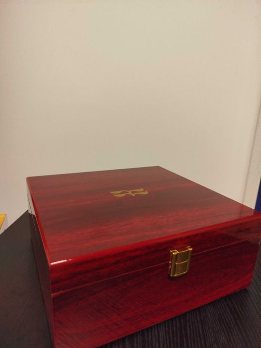 Ekskluzywna drewniana skrzynka „Open Your Mind” z 3 słoiczkami