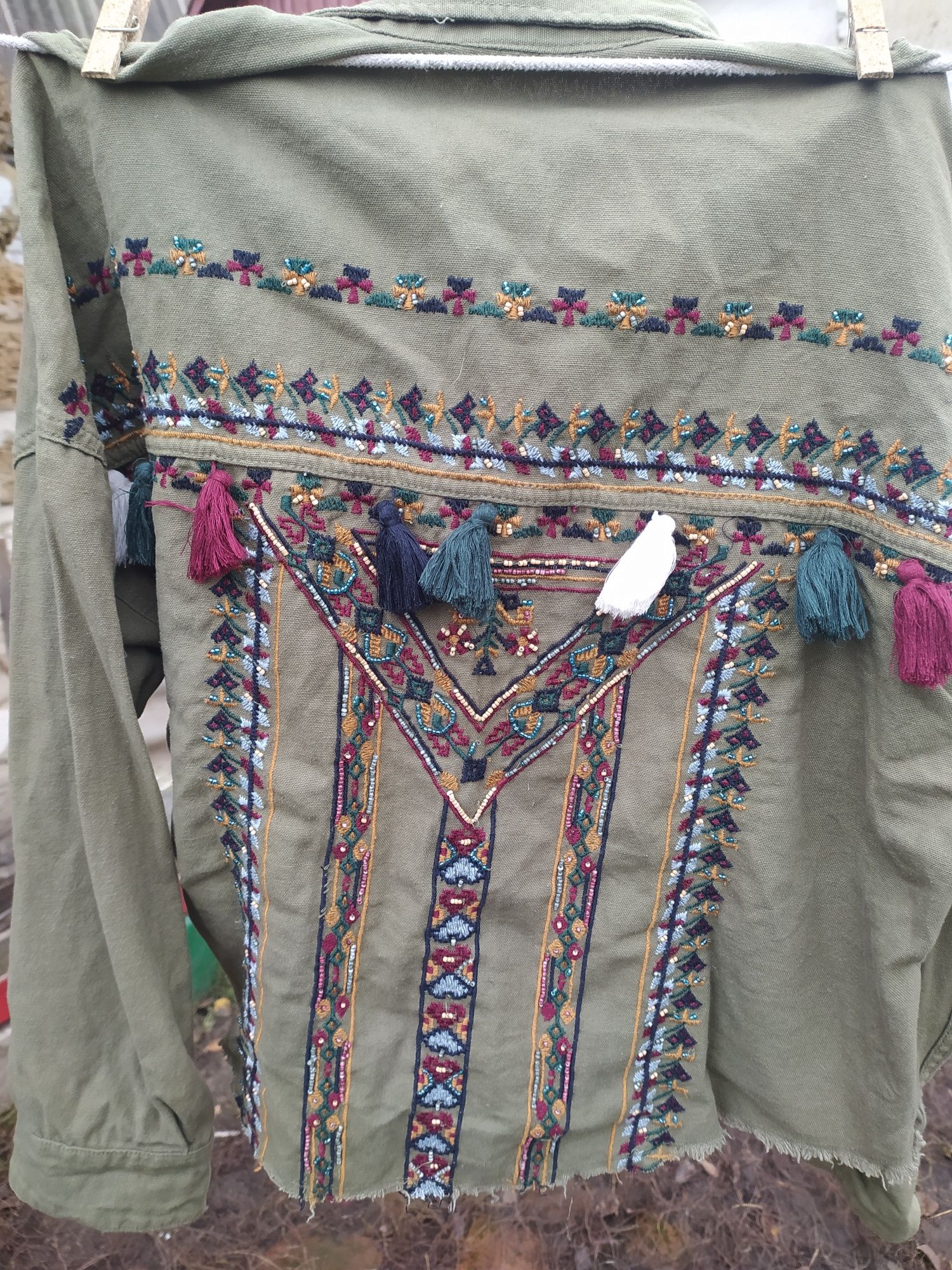 Женская рубашка с вышивкой