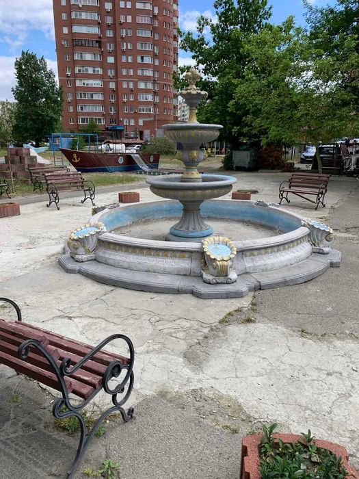 Двухкомнатная Ахматовой срочно продам