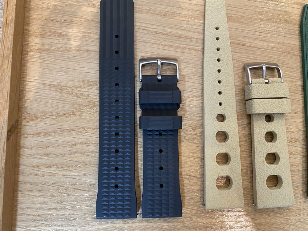 Braceletes em Borracha Novas - Tamanho 22mm