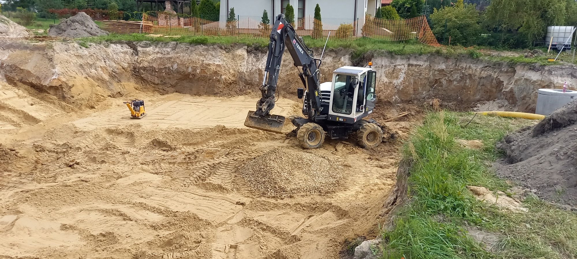 Usługi koparka 9t mini koparka 4t  Transport kruszywa piaski