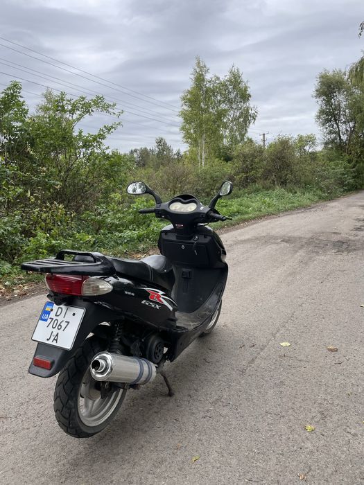 Продам скутер 150 кубів на документах