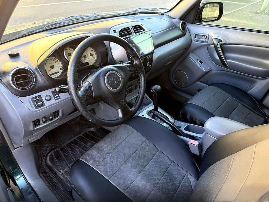 Avto Toyota Rav 4