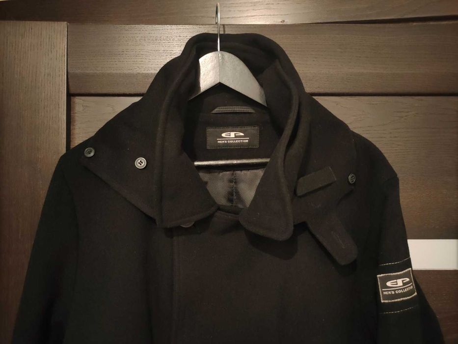 Стильный черный теплый бушлат пальто в морском стиле.
Размер 52, XXL