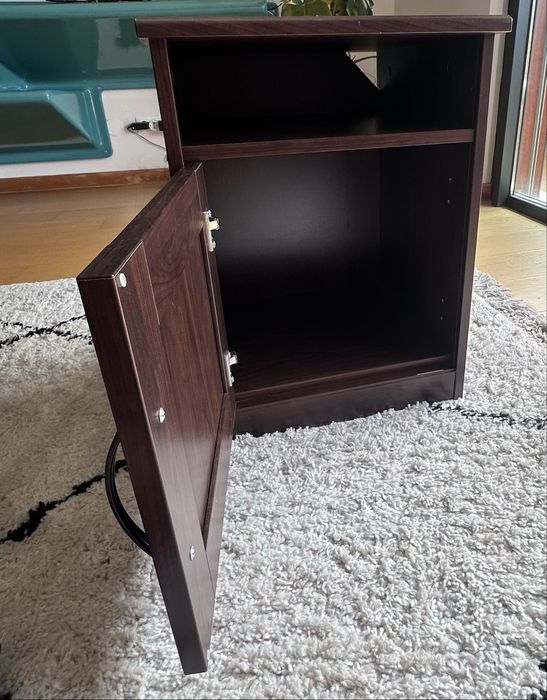 2 mesas de cabeceira Ikea