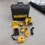 Niwelator DeWalt DW077 (2022) Type 1