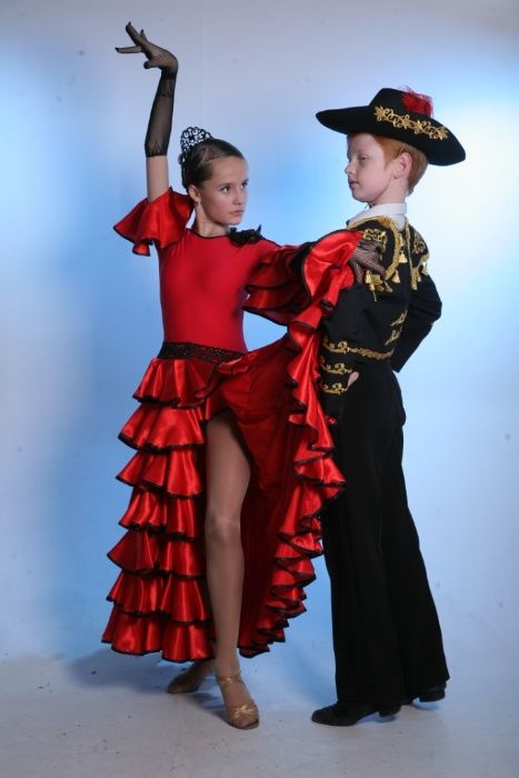 Прокат новогодних детских и взрослых эксклюзивных костюмов