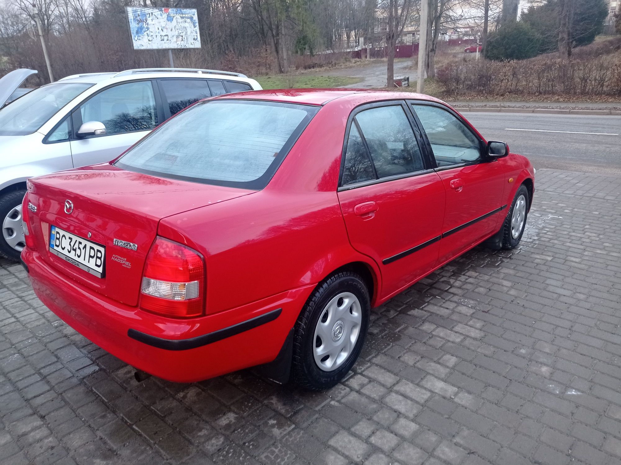 Mazda 323 1999 року