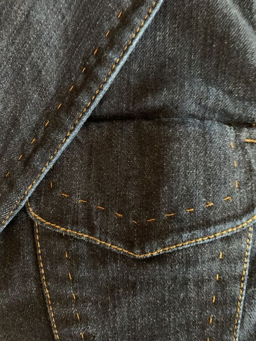 Продаю джинсовий піджак жіночий темно-синього кольору