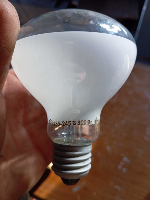 Лампочка, лампа, светильник, люстра, прожектор