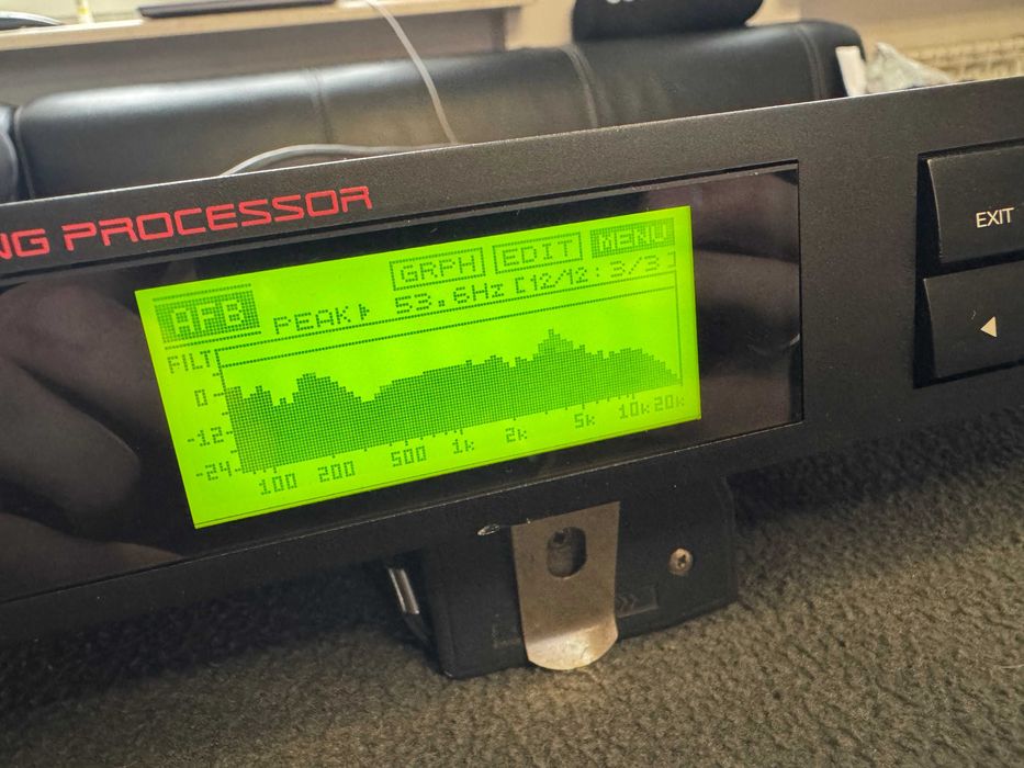 Cyfrowy estradowy korektor audio equalizer ROLAND AP-700 digital AES