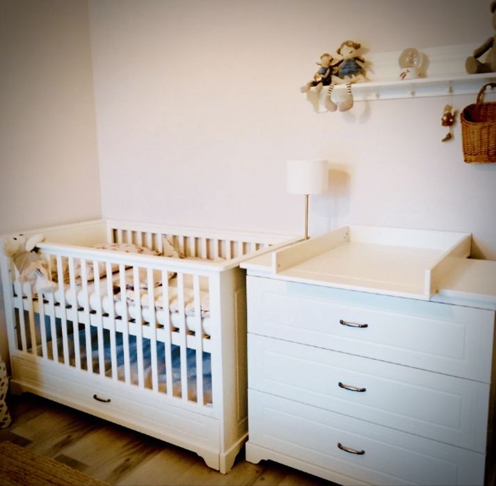 Łóżeczko dzieciece Novelies Melody 70x140 plus komoda z przewijakiem