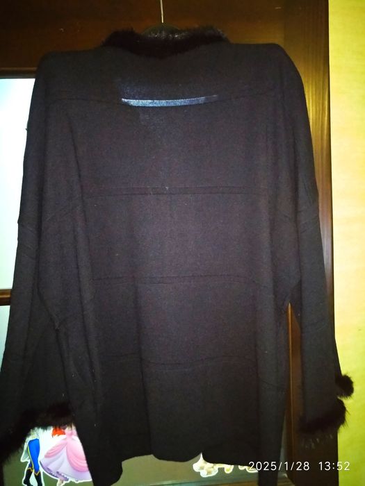 И кофта и полупальто