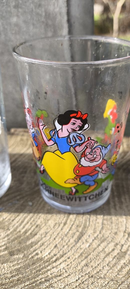 Stare szklanki Disney motyw bajkowy  7 sztuk. Vintage