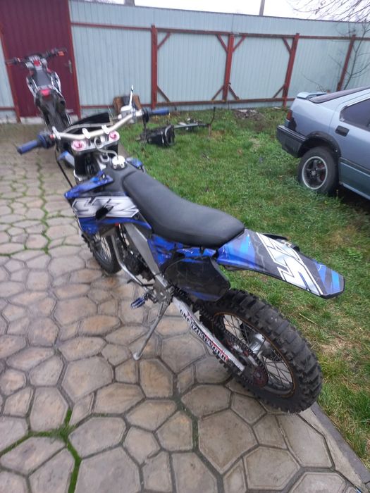 Кастомний мотоцикл зроблений під yamaha