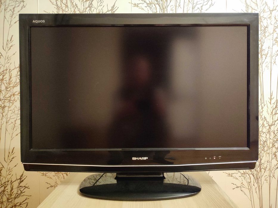 Телевізор 32" Sharp Aquos LC-32RD8E-BK