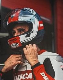 Продам мотошолом Arai  б/у в дуже гарному стані  10 из 10
