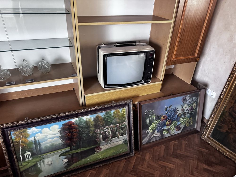 Meble lampy stoły PRL