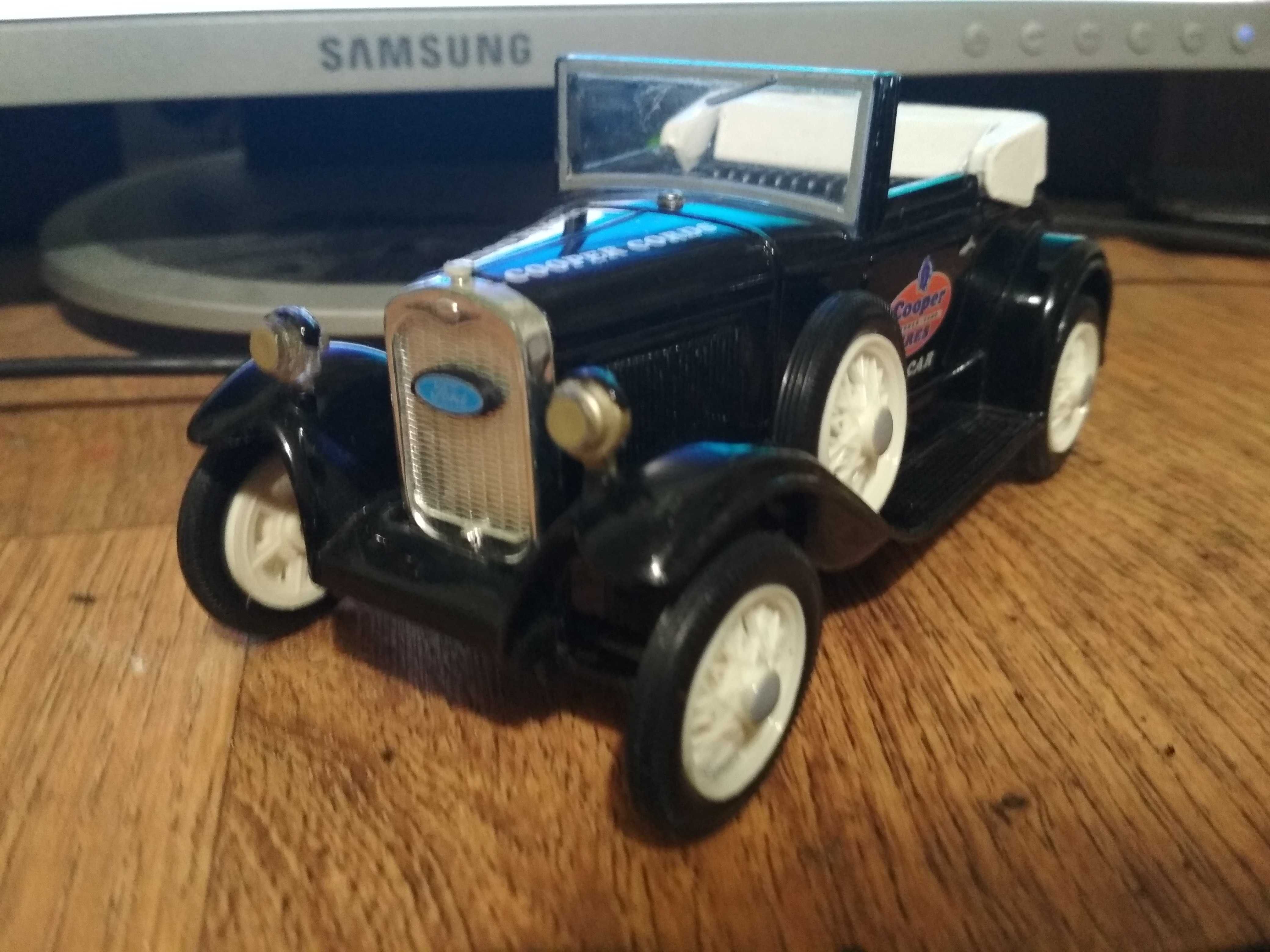 Машинка -модель 1:25 (1:24) Ford model A -Liberty Classics