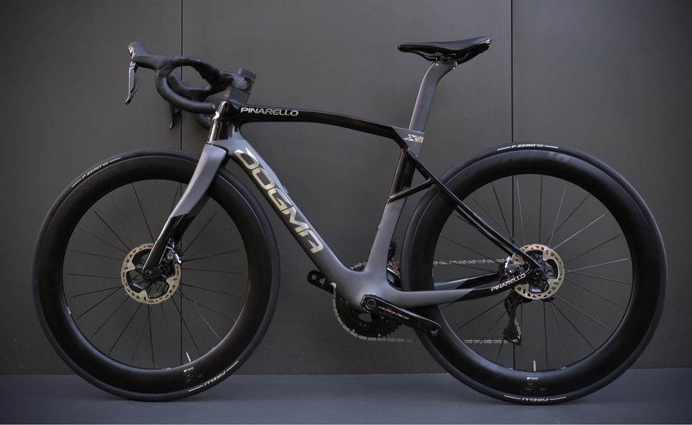 Новий шосейний велосипед Pinarello Dogma X Dura Ace Di2 (2025)