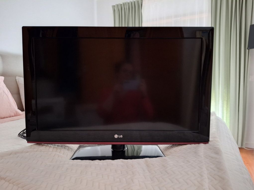 TV LG 32'' (81cm) HD LCD TV 32LD350