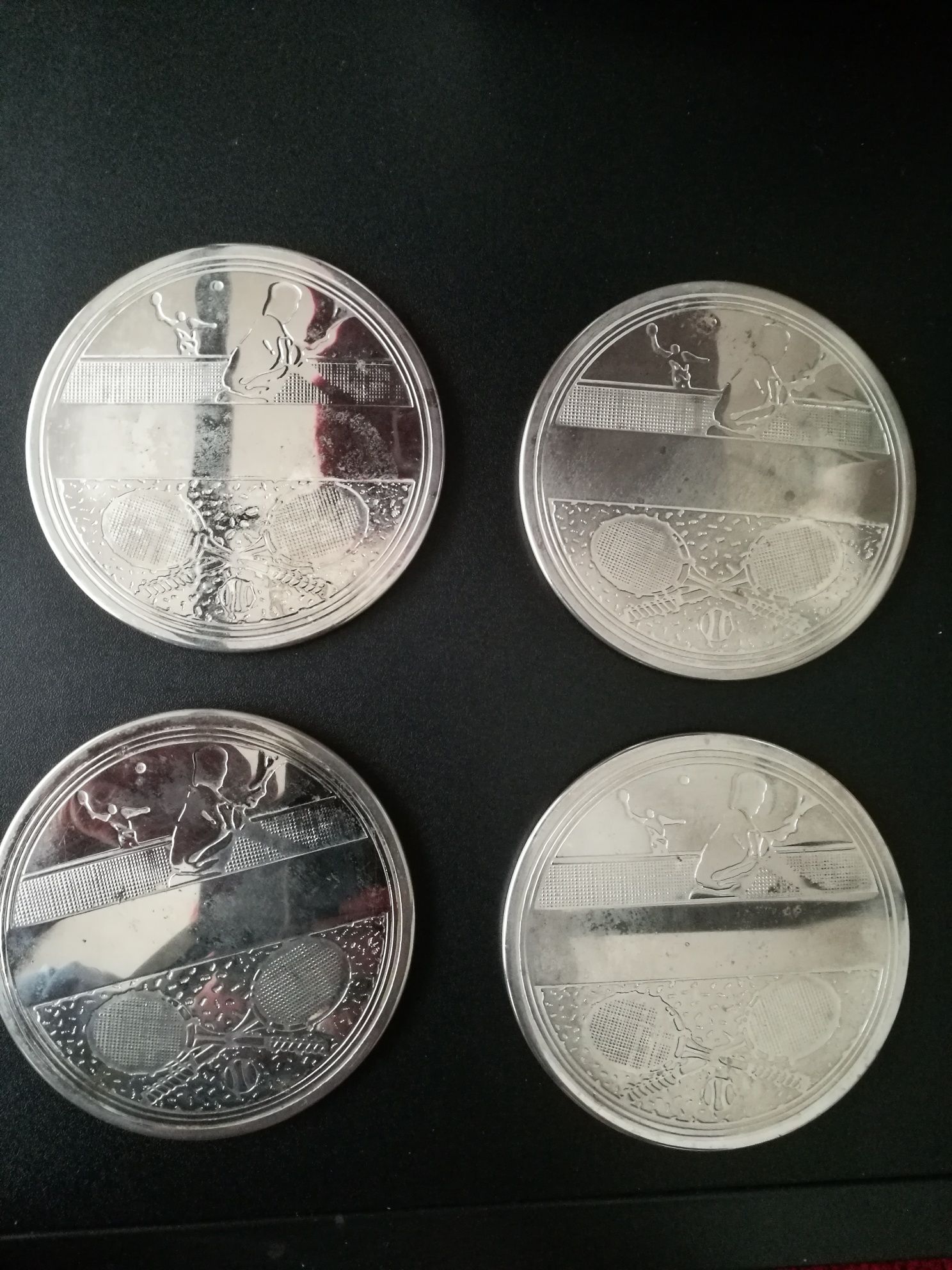 4 pousa copos prateados