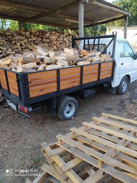 Vendo lenha seca de eucalipto e carvalho