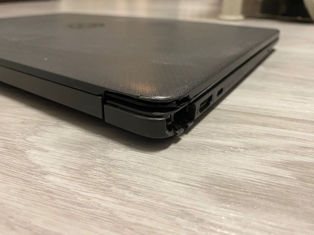 Laptop hp compaq RTL8821CR 15”