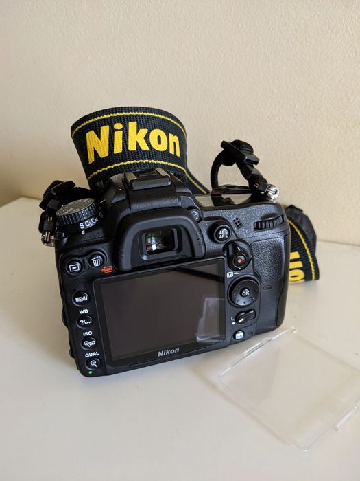Nikon D7000 AF-S 18-105 ED VR як новий з картою та сумкою