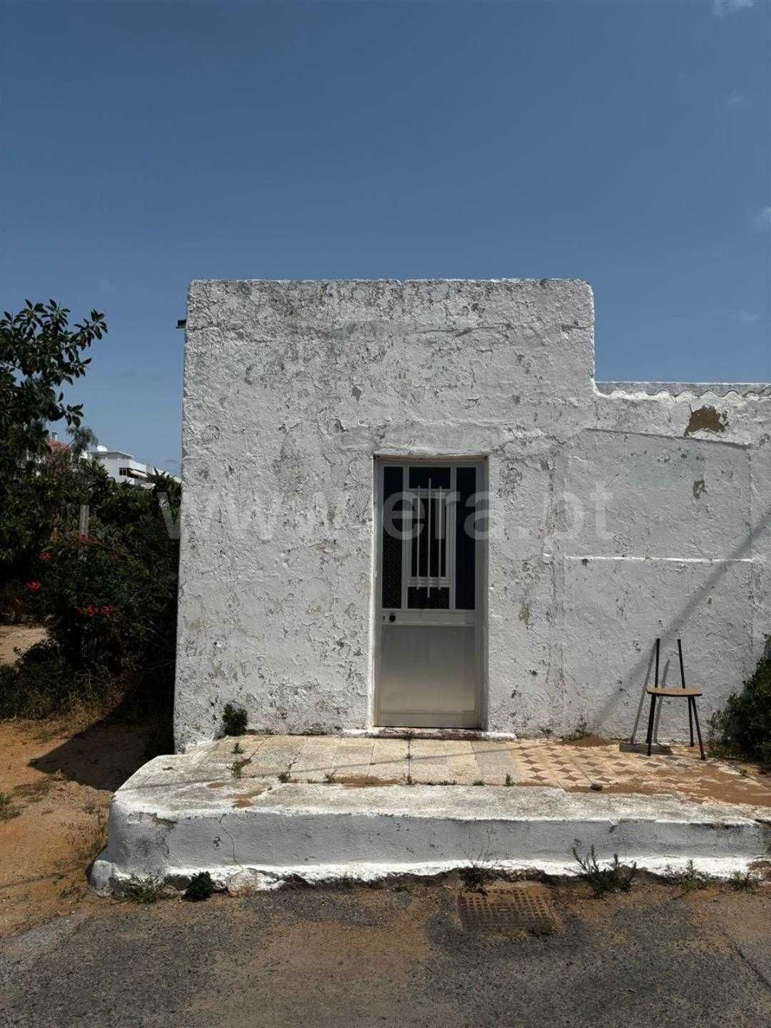 Moradias no centro de Faro para reconstrução