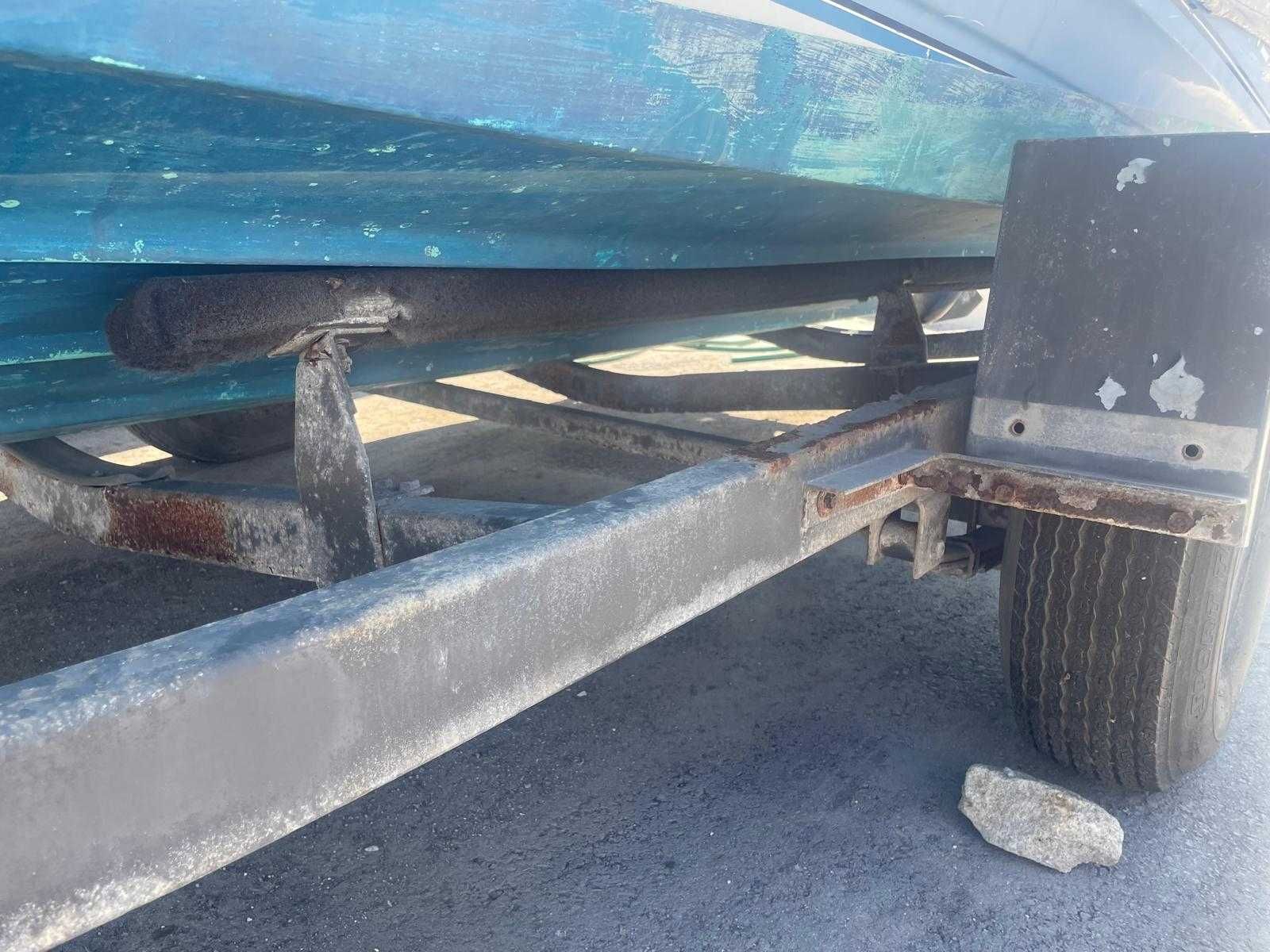 Bayliner Capri 2052 com atrelado